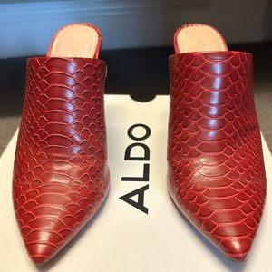 Beautiful 😻 ALDO Red Croc Mule, SIZE 6.5
